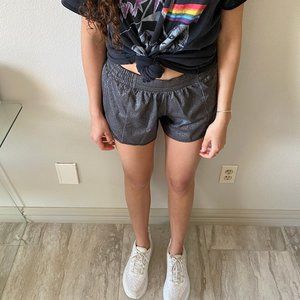 Lulu Lemon --- Hotty Hot Short II